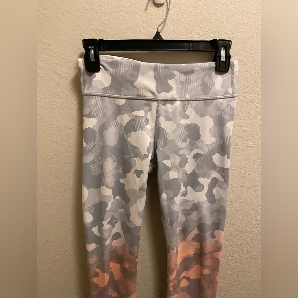 Athleta Girl Ombre Camo Tight Leggings Size XL - Picture 9 of 10